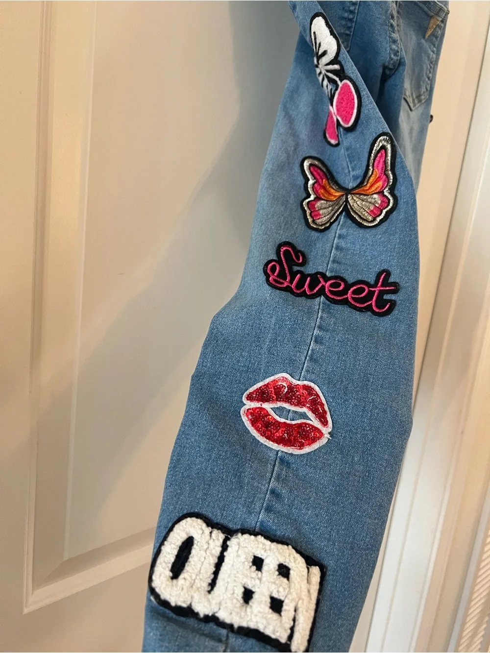 Girls' Light Blue Embroidered Patch Jeans Queen Diva